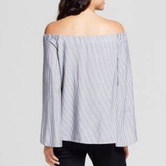 Adorable off the shoulder seersucker top - Picture 8 of 8